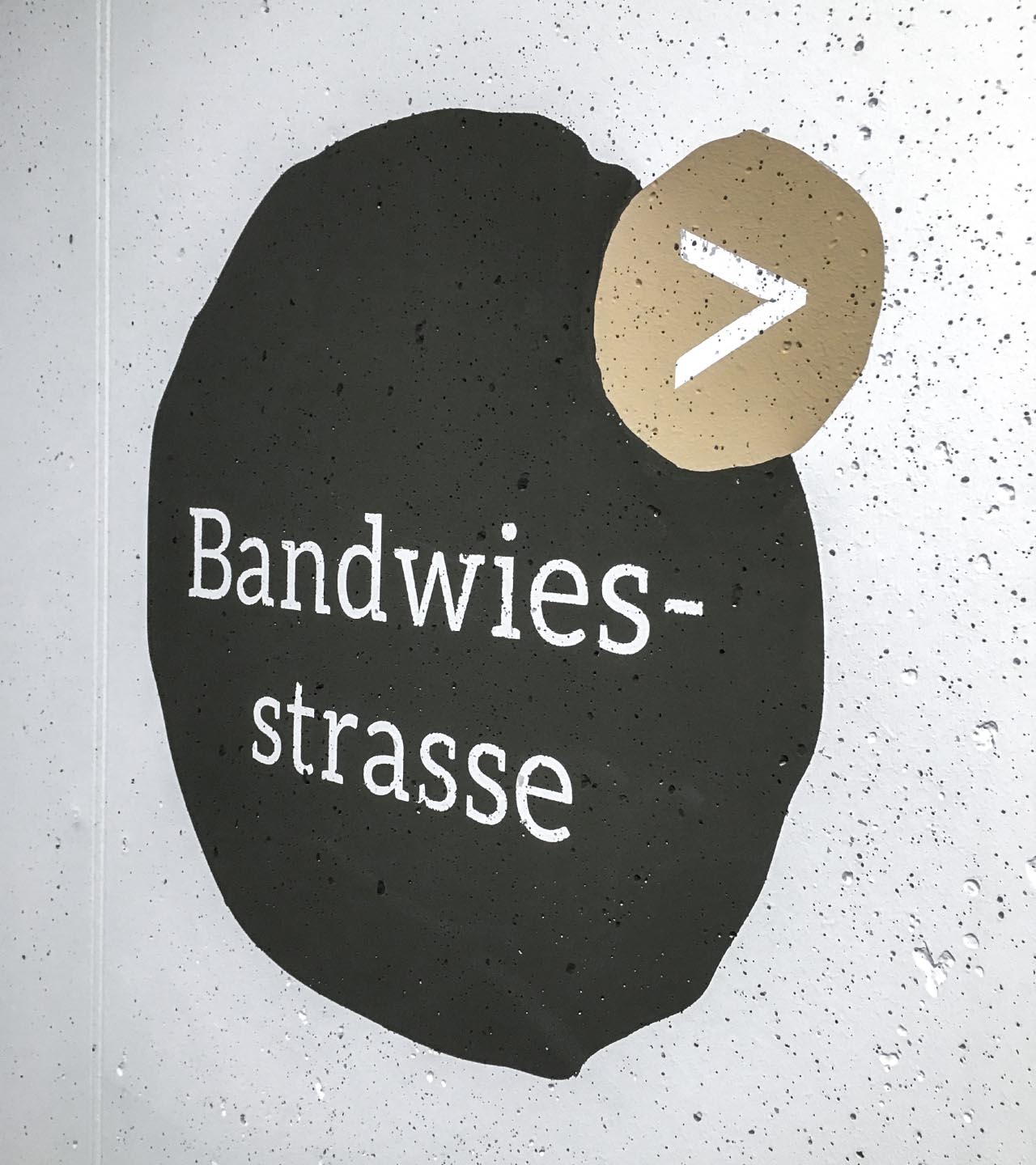 Jonpark, Rüti, Einkaufszentrum, Shopping, Branding, Corporate Design, Werbung, Webdesign, Signaletik, Beschriftung, Information und Wegweisung, Social Media, Markendesign, Beschriftungs- und Reklamekonzepte, Kommunikationskonzept, Kampagnen, Events, Websites und mobile Applikationen, Logodesign, Logo, Signaletikrichtlinien, Grafik, Parking, Parkhaus